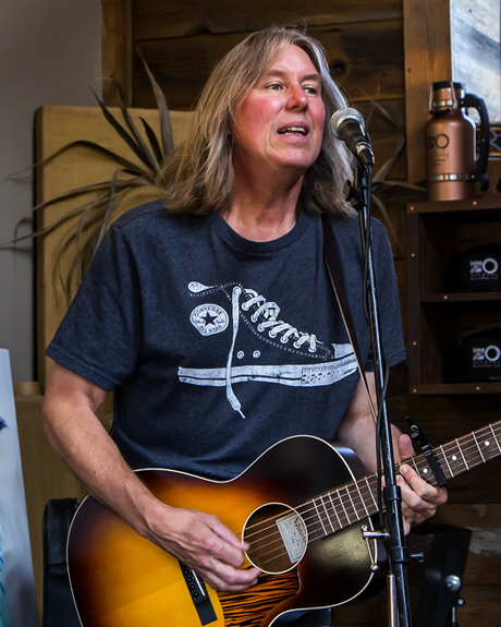 Photo of Tim Jackson playing.